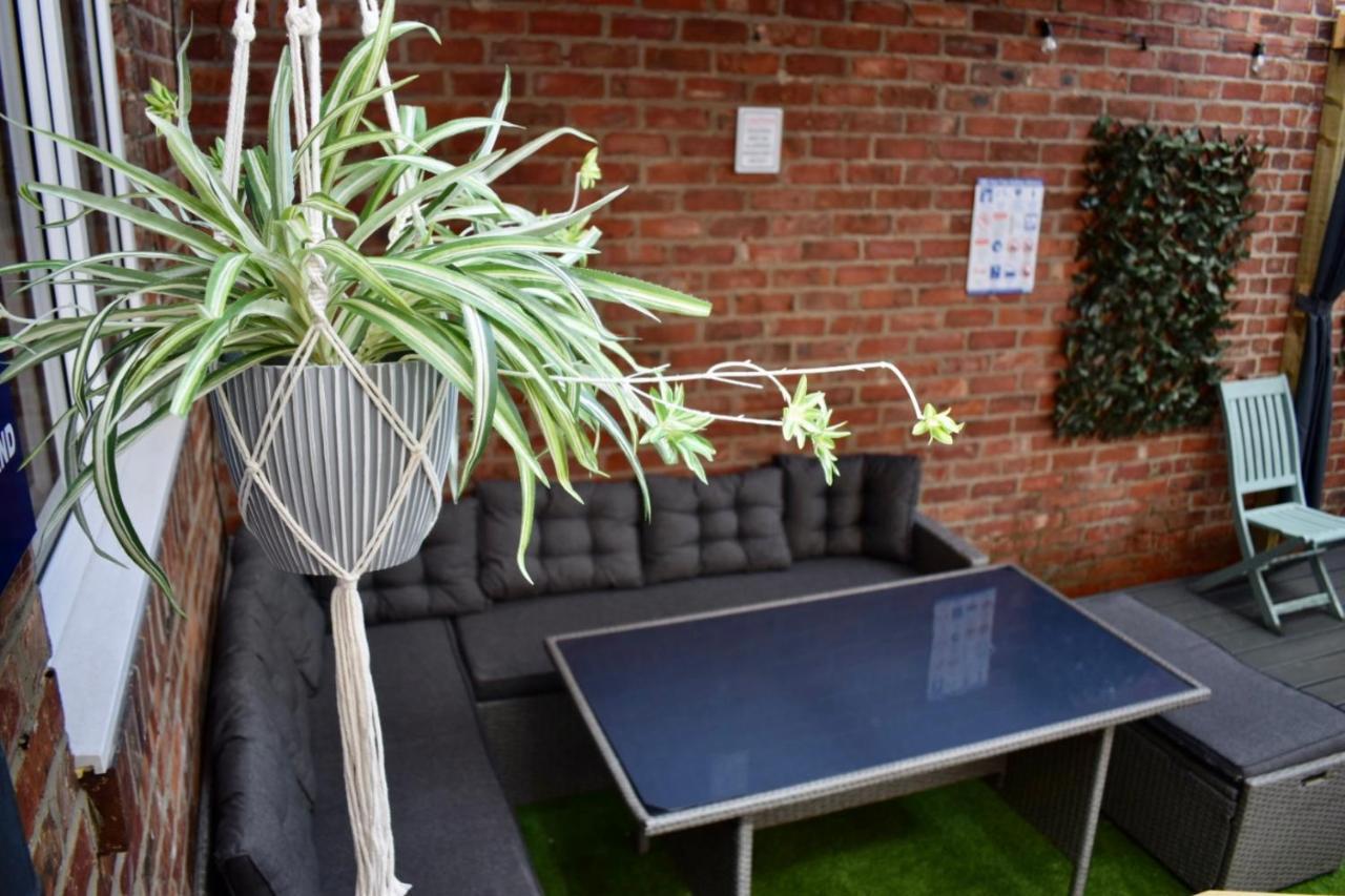 Hot Tub, Free Parking, Near Shops & Restaurants, Location 1M To City Jesmond Exterior photo