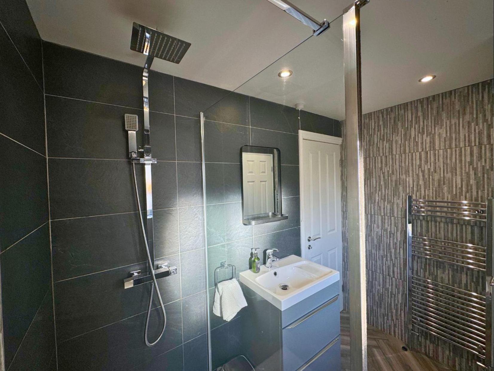 Hot Tub, Free Parking, Near Shops & Restaurants, Location 1M To City Jesmond Exterior photo