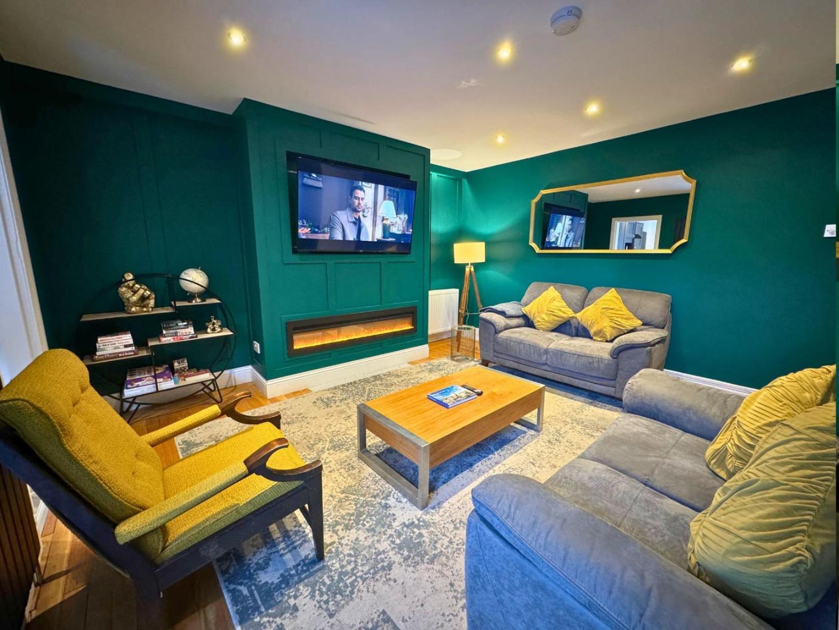 Hot Tub, Free Parking, Near Shops & Restaurants, Location 1M To City Jesmond Exterior photo