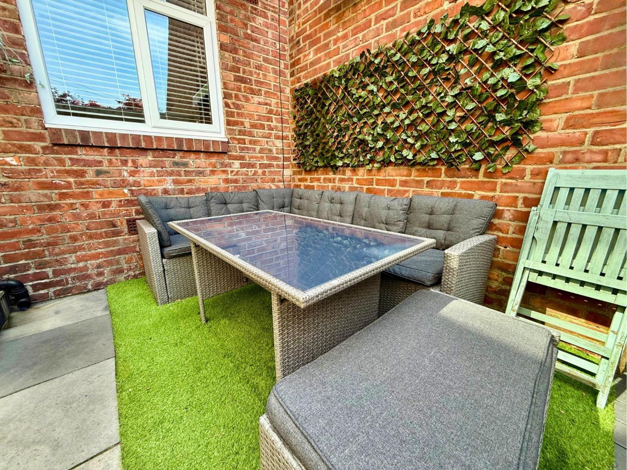 Hot Tub, Free Parking, Near Shops & Restaurants, Location 1M To City Jesmond Exterior photo